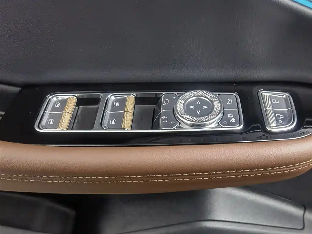 Lincoln Z 2025 2.0T Premium Hybrid Edition купить на сайте DeffCars