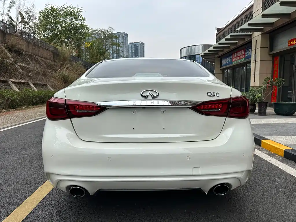 Infiniti Q50L 2018 2.0T Premium Edition National VI купить на сайте DeffCars
