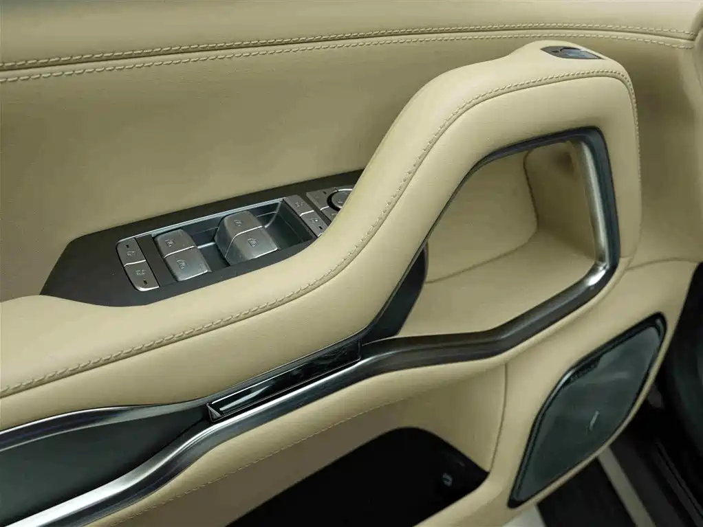 Leopard 8 2025 Zhiyong flagship version 6 seats купить на сайте DeffCars