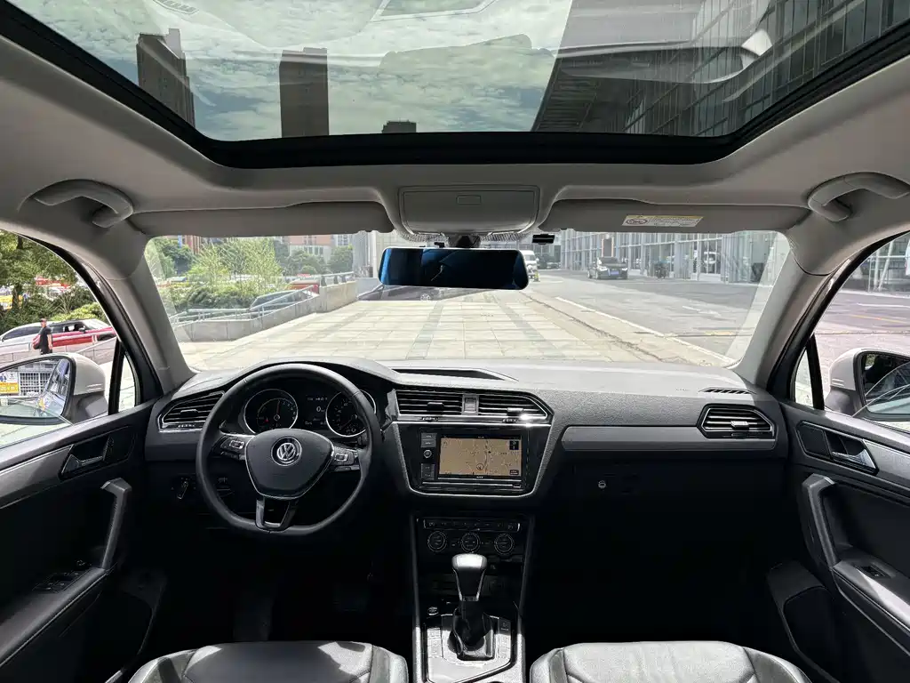 Tiguan L plug-in hybrid 2019 430PHEV hybrid luxury version купить на сайте DeffCars