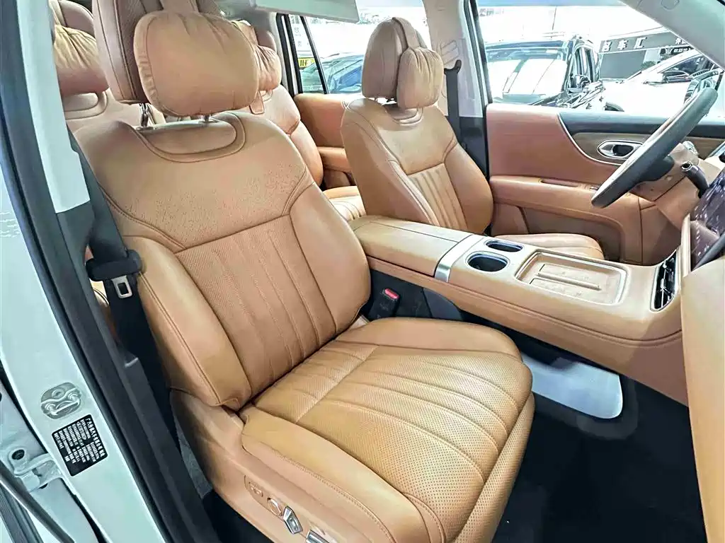 Trumpchi Yearning S9 2025 Qiankun UItra 6-seater купить на сайте DeffCars