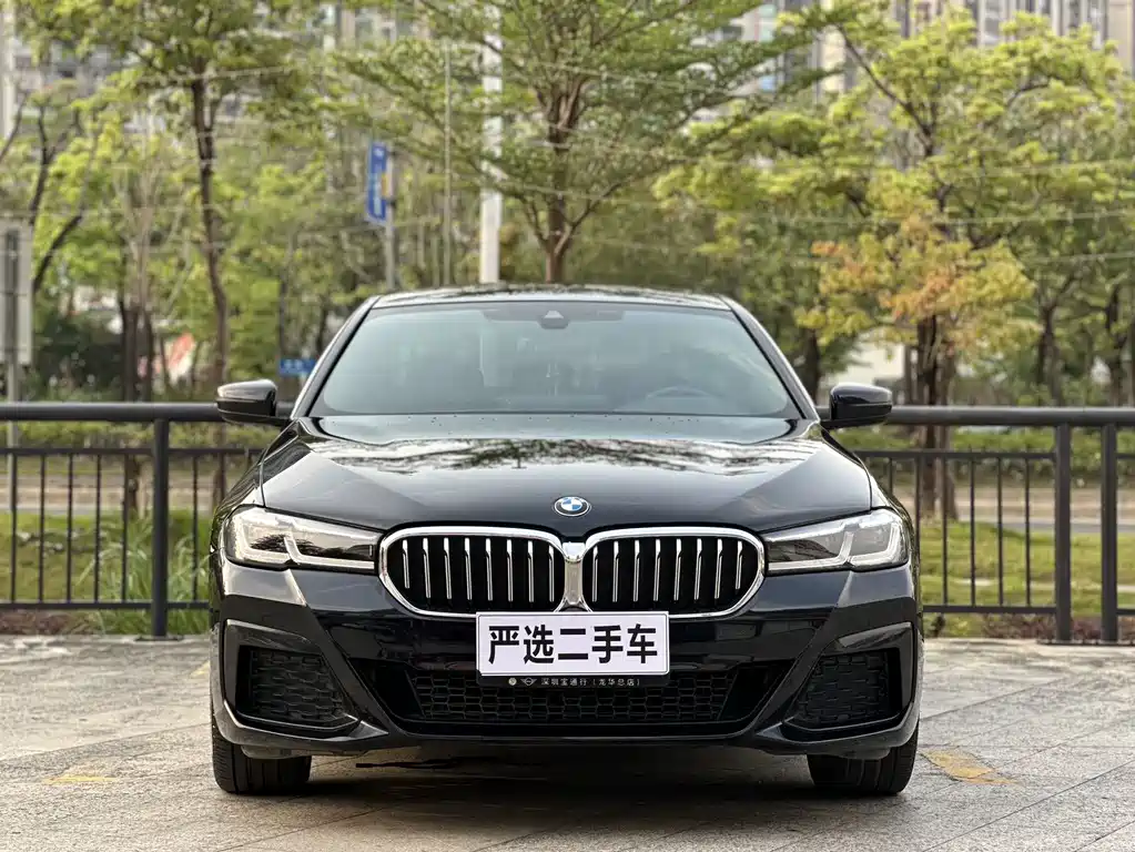 BMW 5 Series 2023 530Li Leading M Sports Package купить на сайте DeffCars