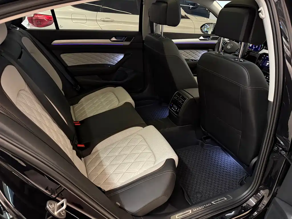 Magotan 2024 model 2 million public model 330TSI DSG luxury model купить на сайте DeffCars