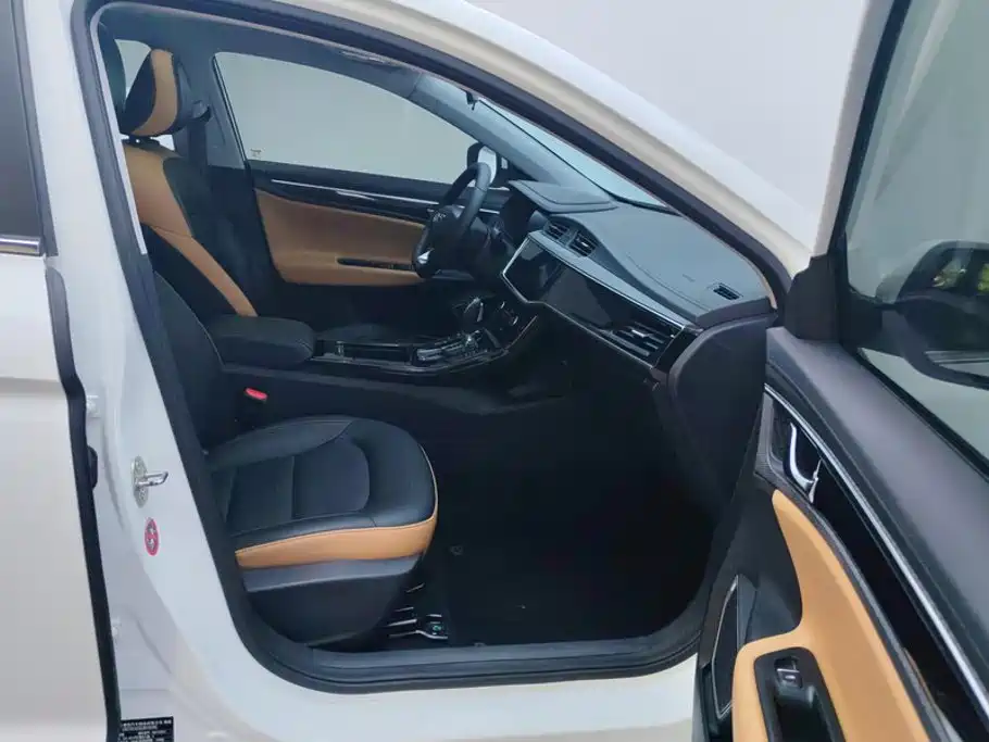 Emgrand GL 2020 1.4T CVT luxury model купить на сайте DeffCars