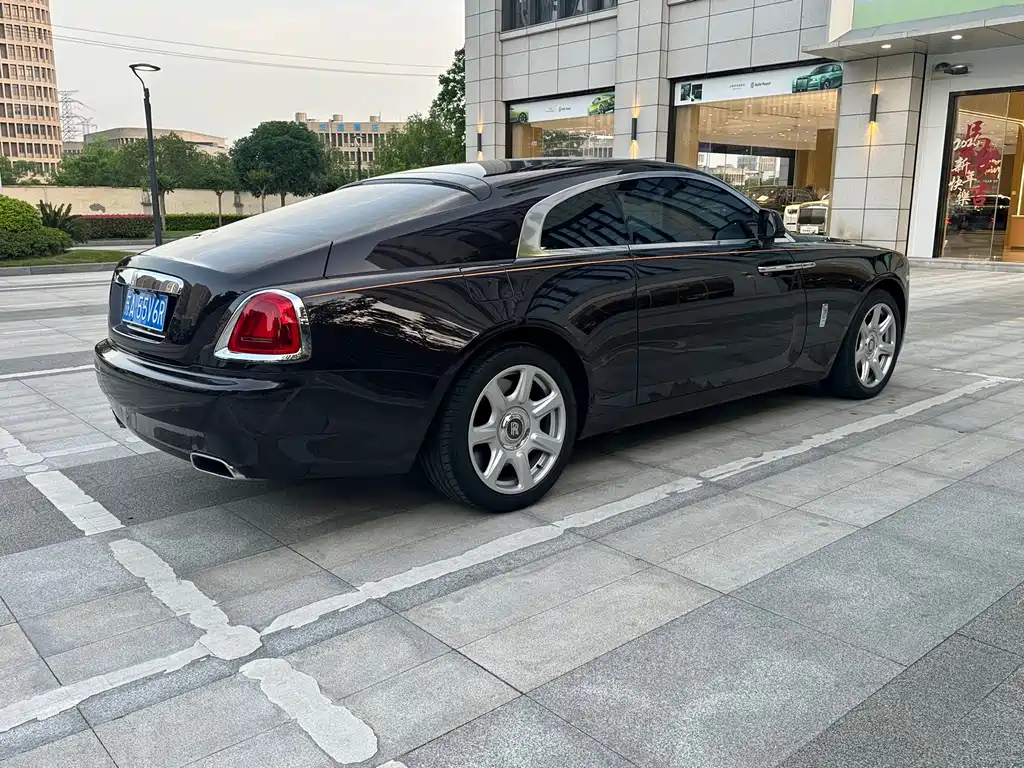 Phantom 2017 6.6T Black Badge Edition купить на сайте DeffCars