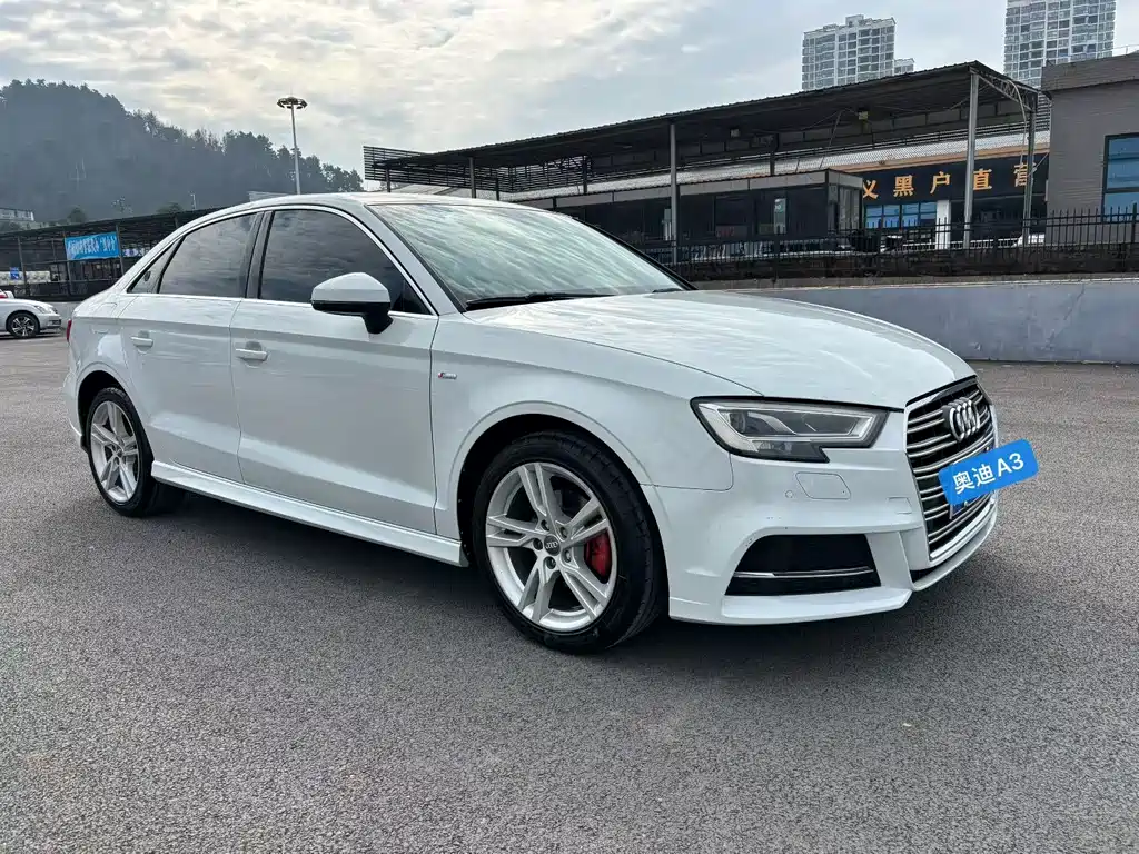 Audi A3 2019 Limousine 35 TFSI Fashion Type National V купить на сайте DeffCars