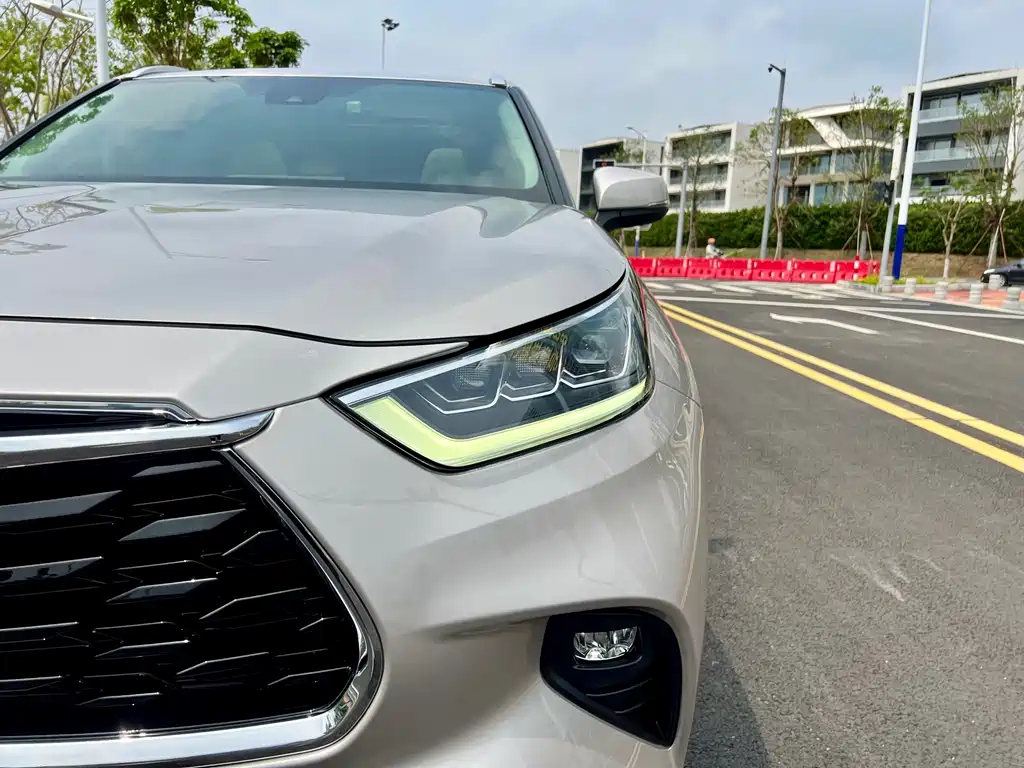 Highlander 2022 dual engine 2.5L four-wheel drive extreme version 7 seats купить на сайте DeffCars