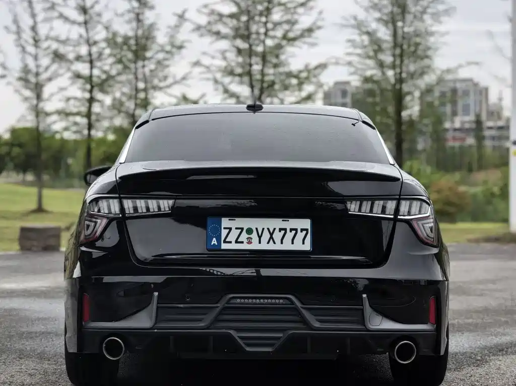 Lynk & Co 03 2022 2.0TD DCT Pro купить на сайте DeffCars