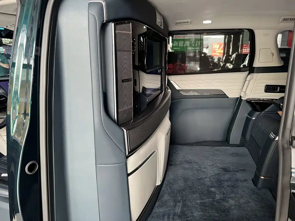 Century 2023 2.0T four-seater private version купить на сайте DeffCars
