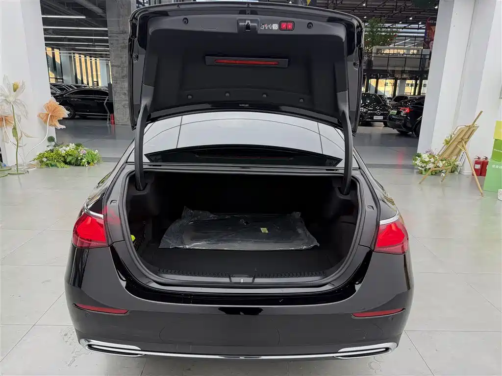 Mercedes-Benz E-Class 2025 E 300 L Luxury Model купить на сайте DeffCars