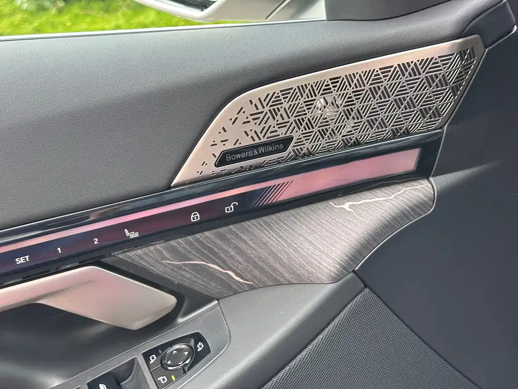 BMW 5 Series 2024 530Li Exclusive M Sports Package купить на сайте DeffCars