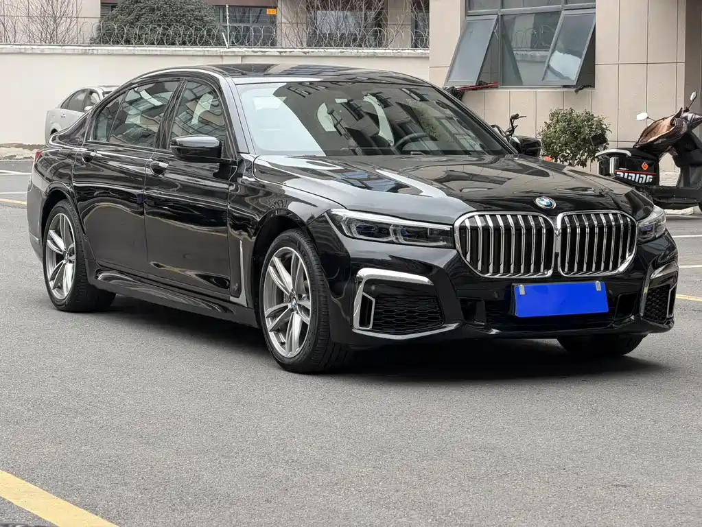 BMW 7 Series 2018 730Li Leading M Sports Package купить на сайте DeffCars