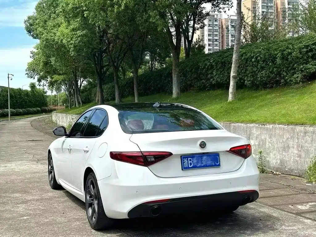 Giulia Juliet 2019 2.0T 280HP Luxury Edition купить на сайте DeffCars