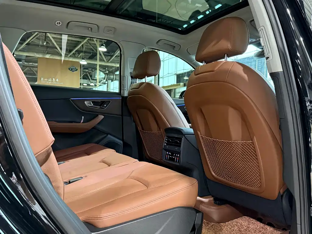 Audi Q7 2025 55 TFSI quattro S line sports купить на сайте DeffCars