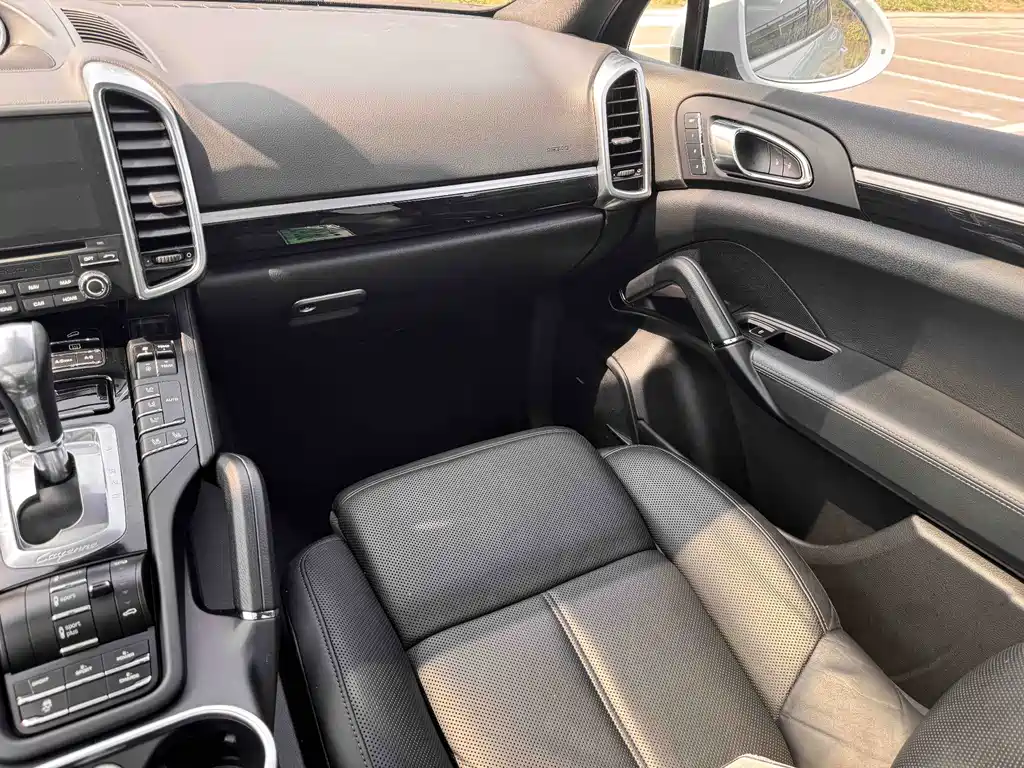 Cayenne New Energy 2016 Cayenne S E-Hybrid 3.0T купить на сайте DeffCars