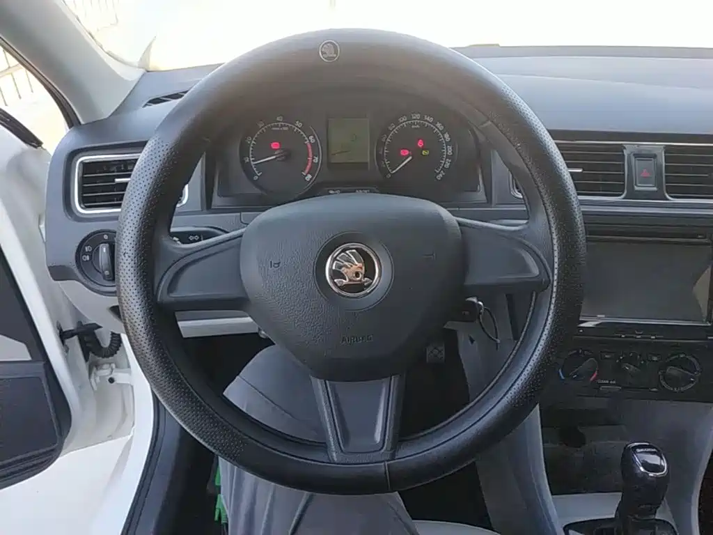 Xin Rui (Rapid) 2016 1.6L Autogeneration Edition купить на сайте DeffCars