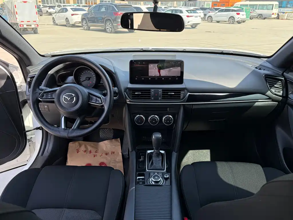 Mazda CX-4 2021 2.0L automatic two-wheel drive Blue Sky Vitality Edition купить на сайте DeffCars