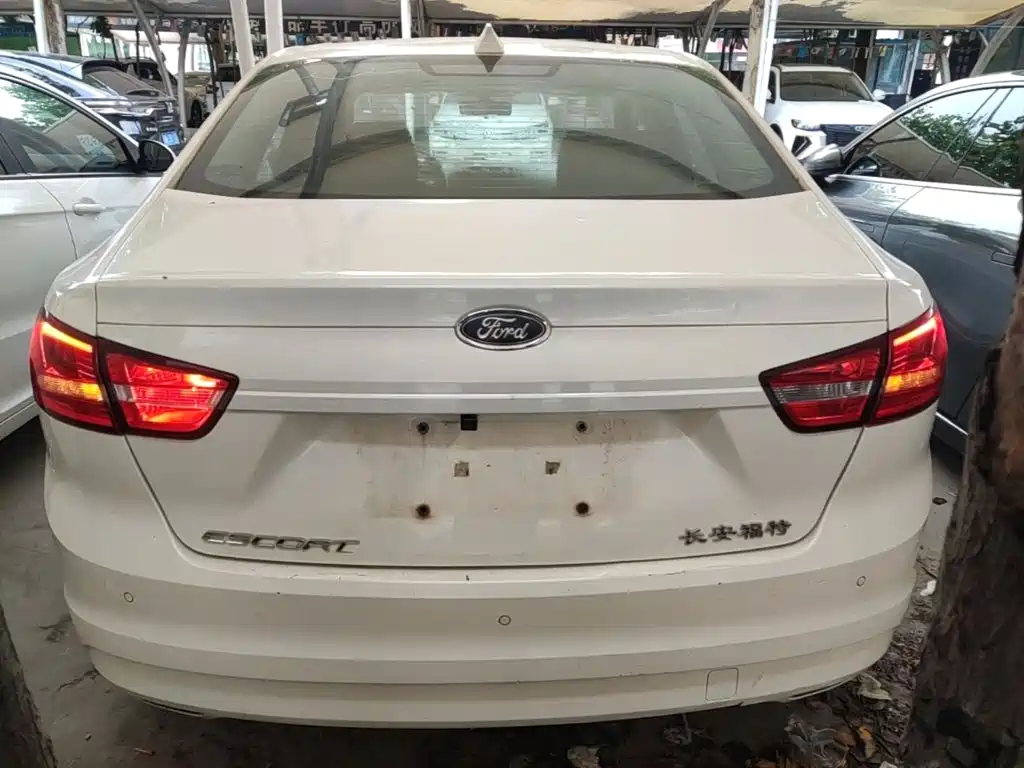 Escort 2015 1.5L manual comfort model купить на сайте DeffCars