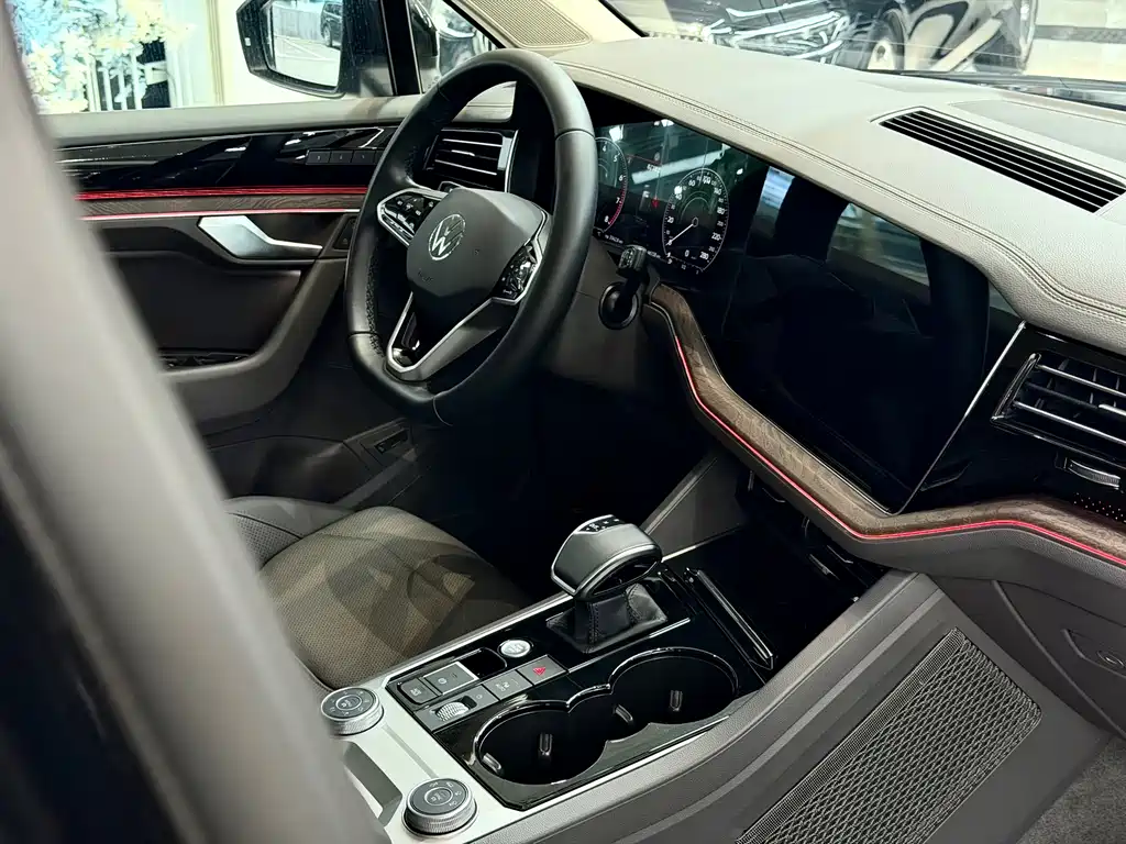 Touareg 2022 3.0TSI Ruixiang Edition Obsidian Sports Package купить на сайте DeffCars