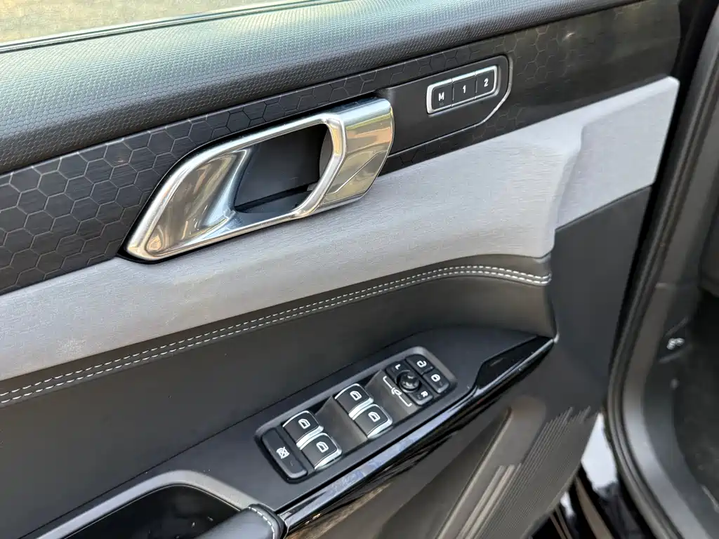 Lynk & Co 03 2022 1.5TD DCT Pro купить на сайте DeffCars