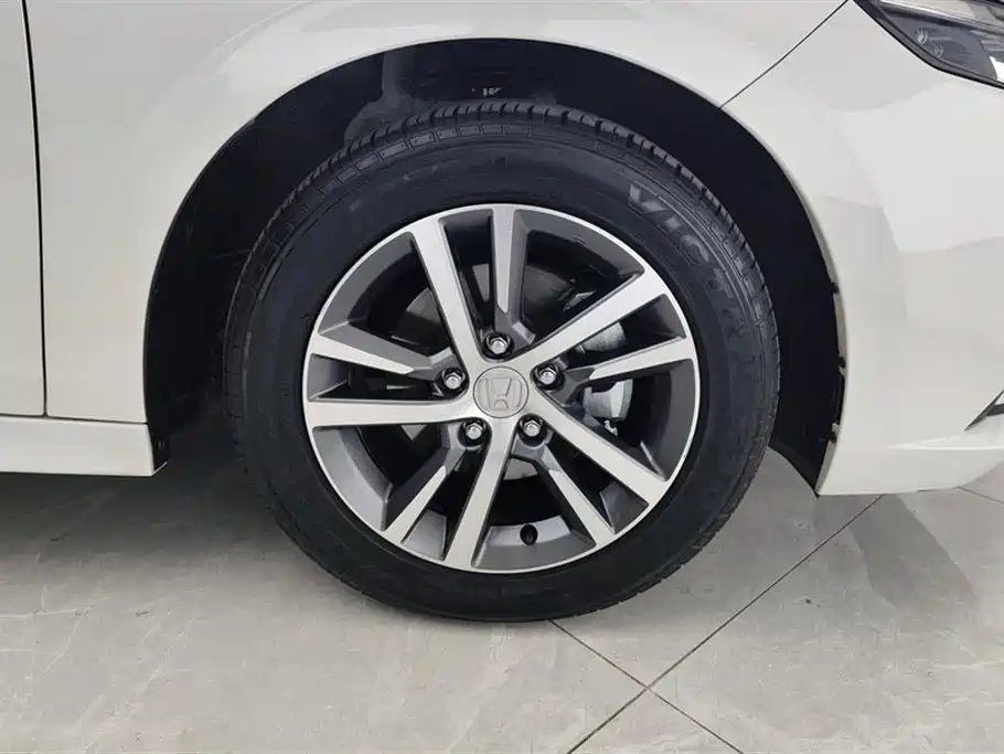 Model 2023 240TURBO CVT Leading Edition купить на сайте DeffCars