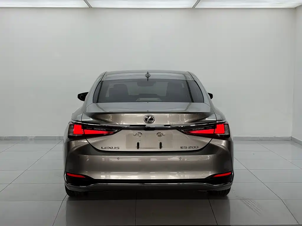 Lexus ES 2023 200 Excellence Edition купить на сайте DeffCars
