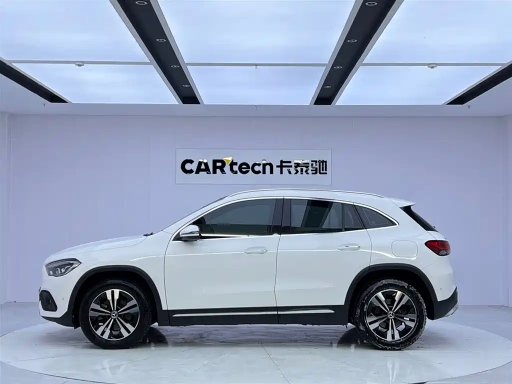 Mercedes-Benz GLA 2020 GLA 200 купить на сайте DeffCars