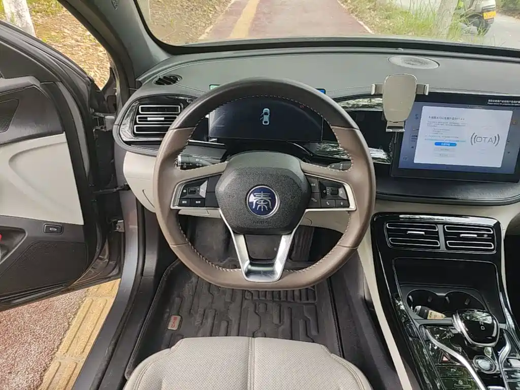 Qin Plus 2024 Honor Edition DM-i 55KM Leading Type купить на сайте DeffCars