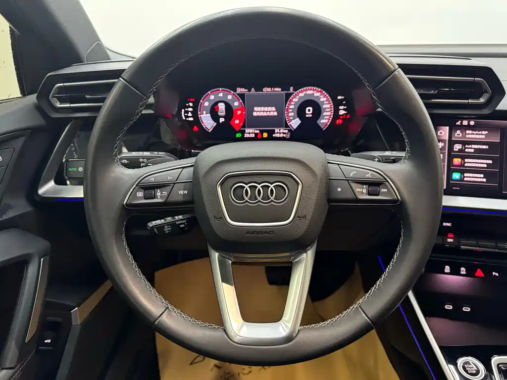 Audi A3 2025 A3L Limousine 35TFSI Flying Spur Exclusive купить на сайте DeffCars