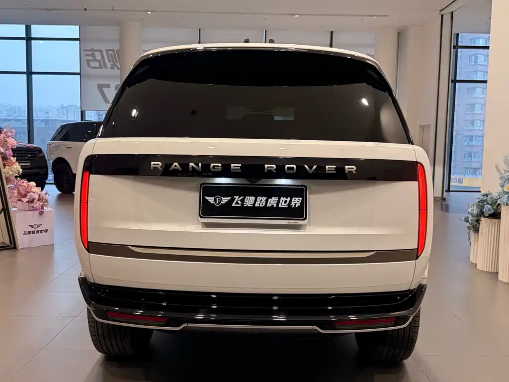 Range Rover 2025 3.0 L6 400PS Extended Edition купить на сайте DeffCars