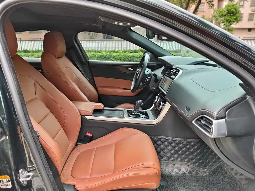 Jaguar XEL 2023 2.0T 250PS R-DYNAMIC S Advanced Sports Edition купить на сайте DeffCars
