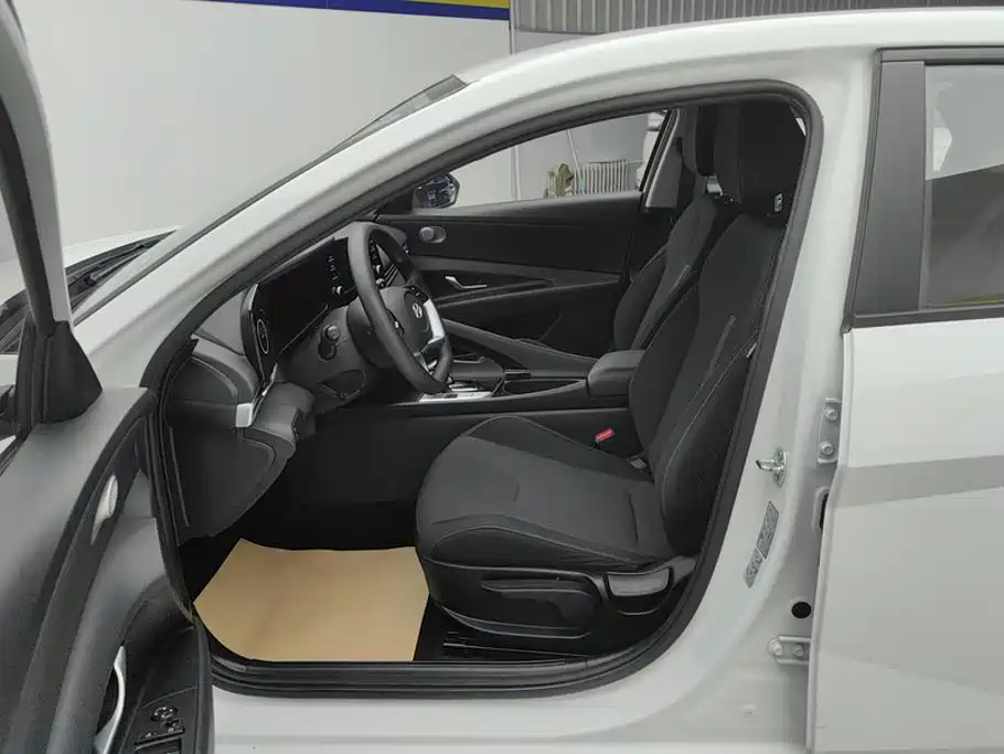Elantra 2023 1.5L CVT GLS Leading Edition купить на сайте DeffCars