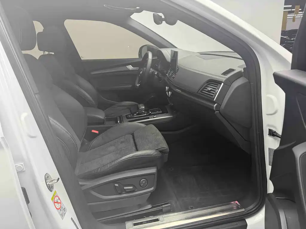 Audi Q5L Sportback 2021 40 TFSI luxury model купить на сайте DeffCars