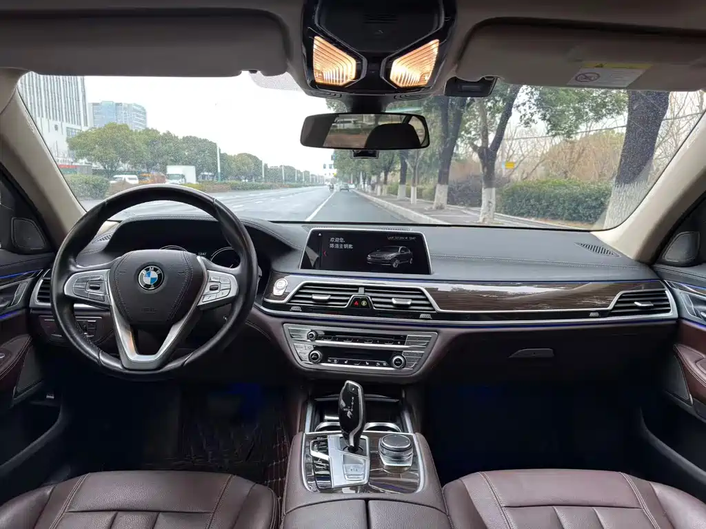 BMW 7 Series 2018 730Li Leading Excellence Package купить на сайте DeffCars