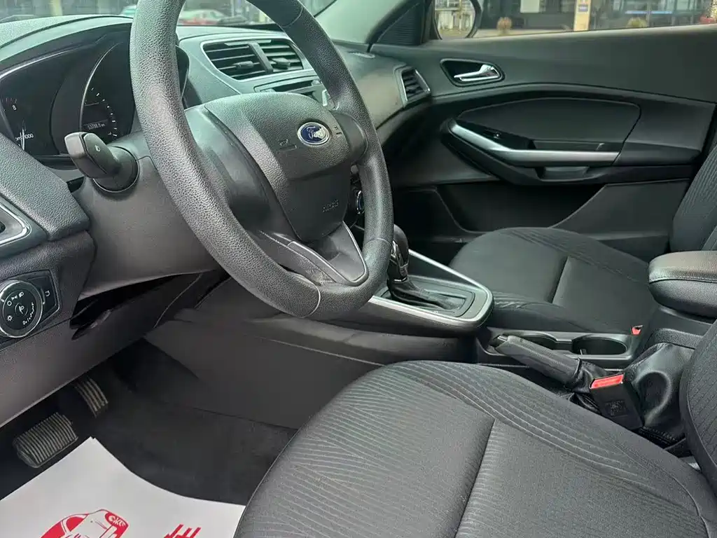Escort 2019 facelift 1.5L automatic quality model (tire pressure monitoring) National VI купить на сайте DeffCars