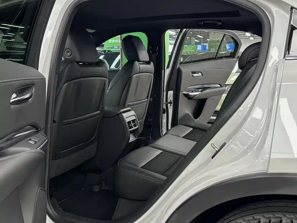 Cadillac XT4 2018 28T two-wheel drive technology купить на сайте DeffCars