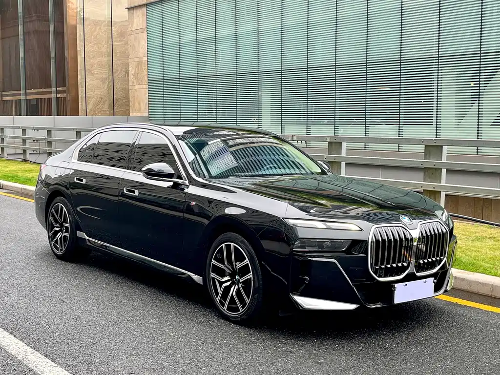 BMW 7 Series 2023 735Li M Sports Package купить на сайте DeffCars