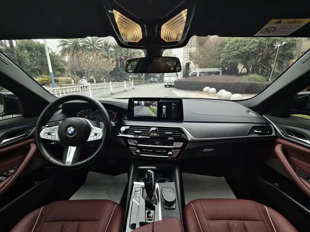 BMW 5 Series 2023 530Li Leading M Sports Package купить на сайте DeffCars