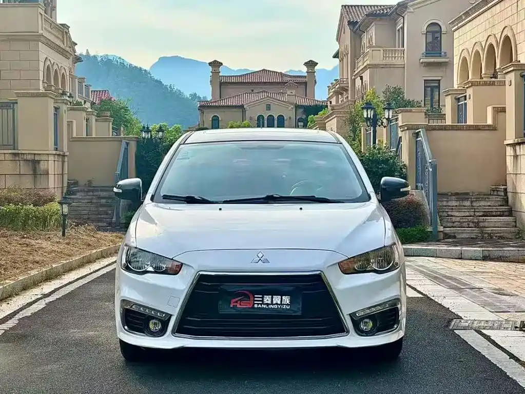 Wingshen 2016 1.8L manual black and white replica купить на сайте DeffCars