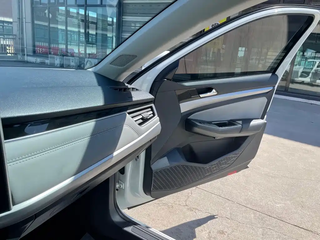Bora 2023 280TSI DSG Premium Edition купить на сайте DeffCars