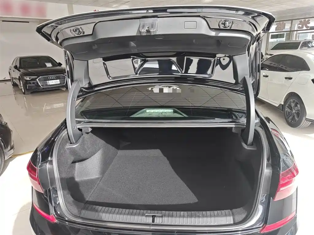 Passat 2019 330TSI Deluxe Edition National VI купить на сайте DeffCars