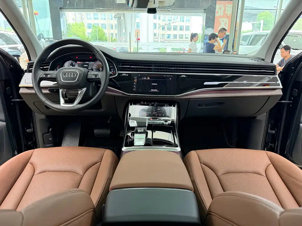 Audi Q7 2021 55 TFSI quattro S line Sporty купить на сайте DeffCars