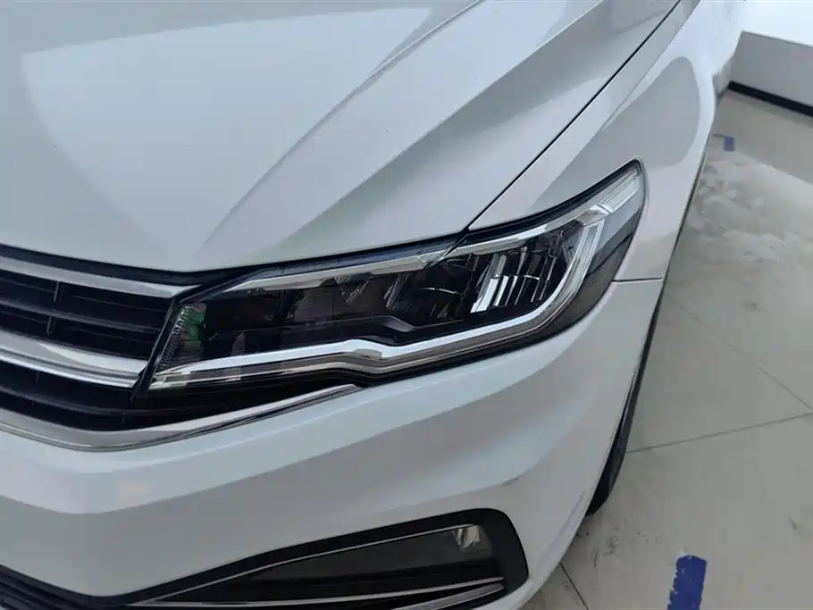 Bora 2020 1.5L automatic fashion model купить на сайте DeffCars