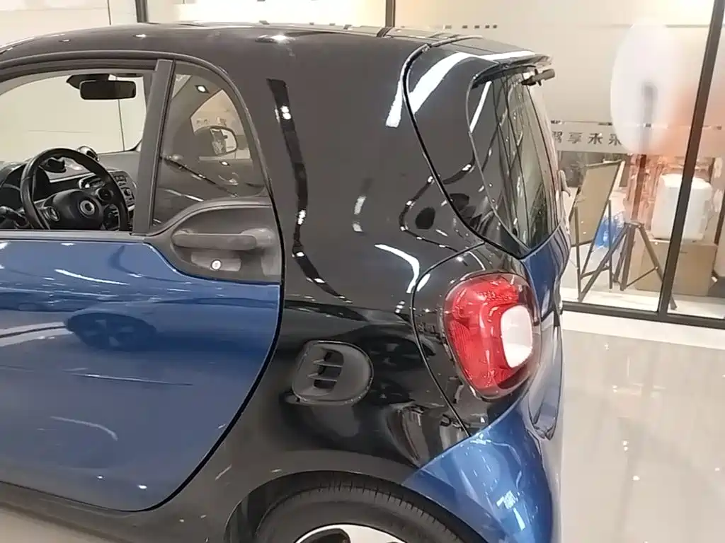 smart fortwo 2018 1.0L 52kW hardtop passion version National V купить на сайте DeffCars