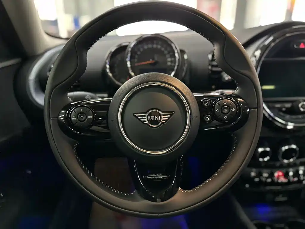 MINI CLUBMAN 2019 1.5T COOPER Connoisseur купить на сайте DeffCars