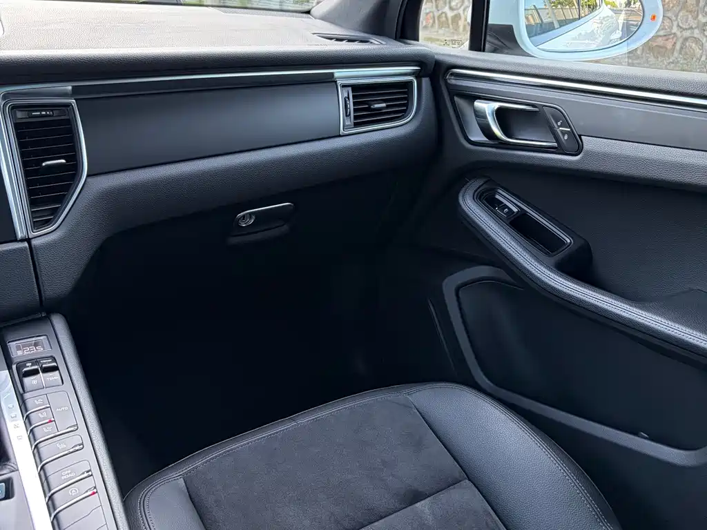 Macan 2016 Macan 2.0T купить на сайте DeffCars