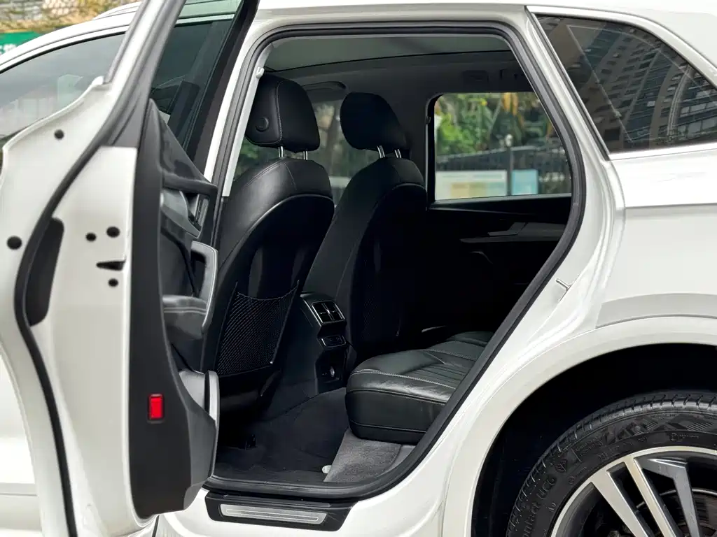 Audi Q5L 2020 facelift 40 TFSI enjoys fashionable style купить на сайте DeffCars