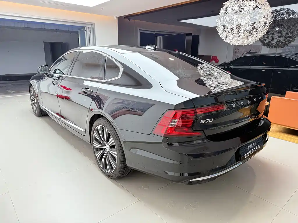 Volvo S90 2025 B5 Zhiyuan Luxury Edition купить на сайте DeffCars
