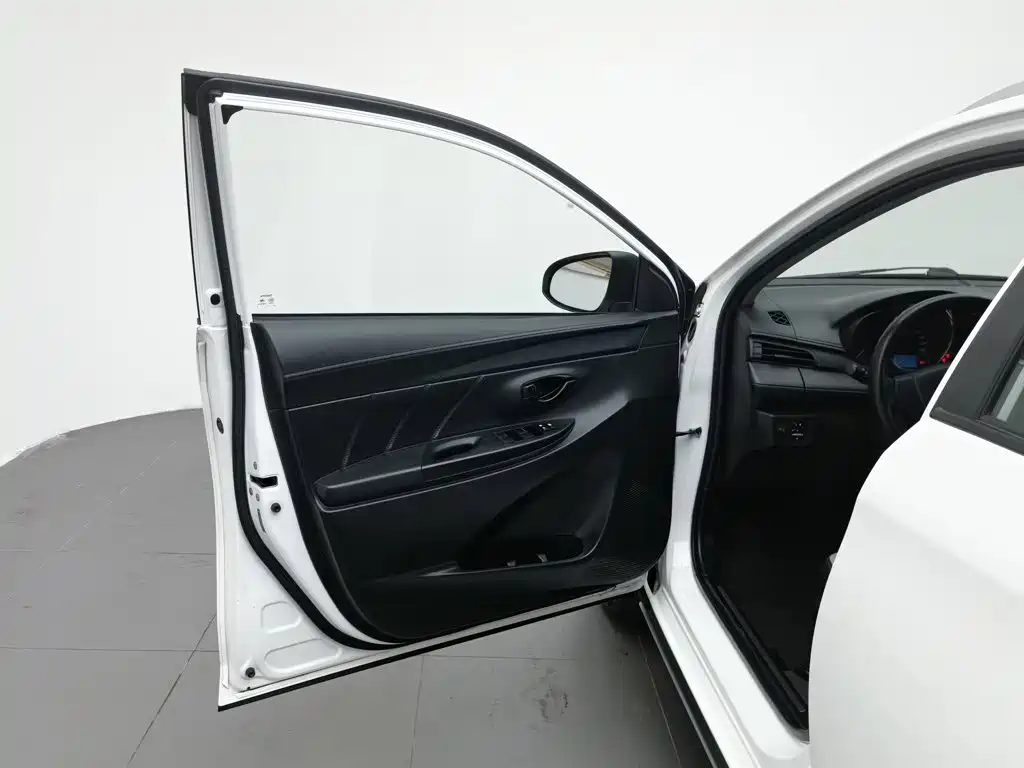 YARiS L Zhixuan 2021 Zhixuan X 1.5L CVT leading version купить на сайте DeffCars