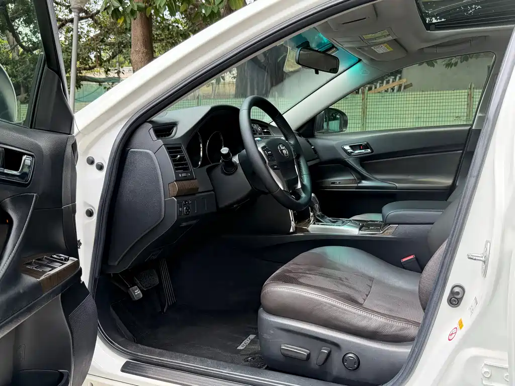 Ruizhi 2013 2.5V Sungrui Navigation Edition купить на сайте DeffCars